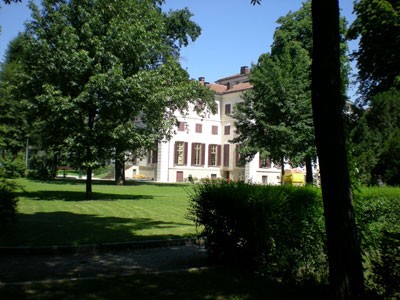 immagine laterale della  Villa Amoretti