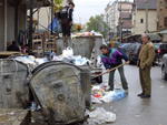 Raccolta dei rifiuti al mercato di Tirana 2