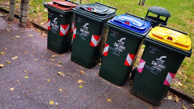 Uniformità di colore per i contenitori della raccolta rifiuti