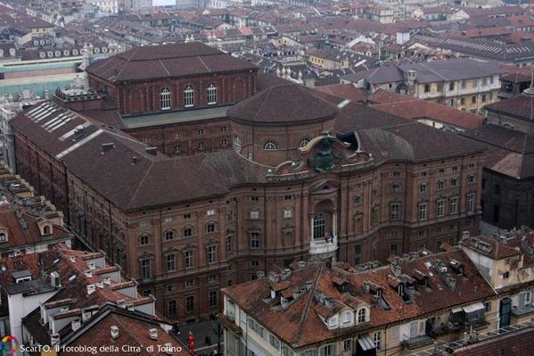 Palazzo carignano torino musei scuola for Struttura del parlamento italiano