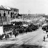 Festa di quartiere in Piazza Crispi, 1925. Foto: Archivio dell'Associazione Officina della Memoria e Archivio Storico della Città di Torino