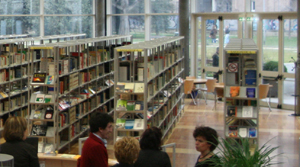 interno di una biblioteca